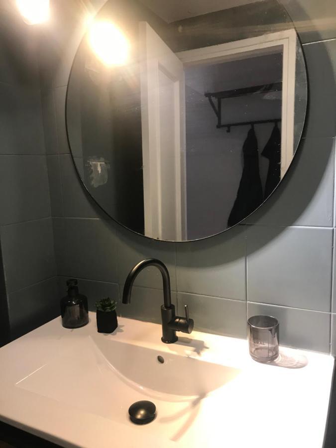 Apartamento Con Encanto Y Terraza En Barri Vell De Girona, El Cul De La Lleona Dış mekan fotoğraf
